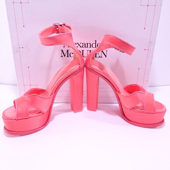 Alexander McQueen Apricot Butterfly Platform  Sandals Pumps 37.5 NWT 1,985 IRRG - Picture 10 of 14